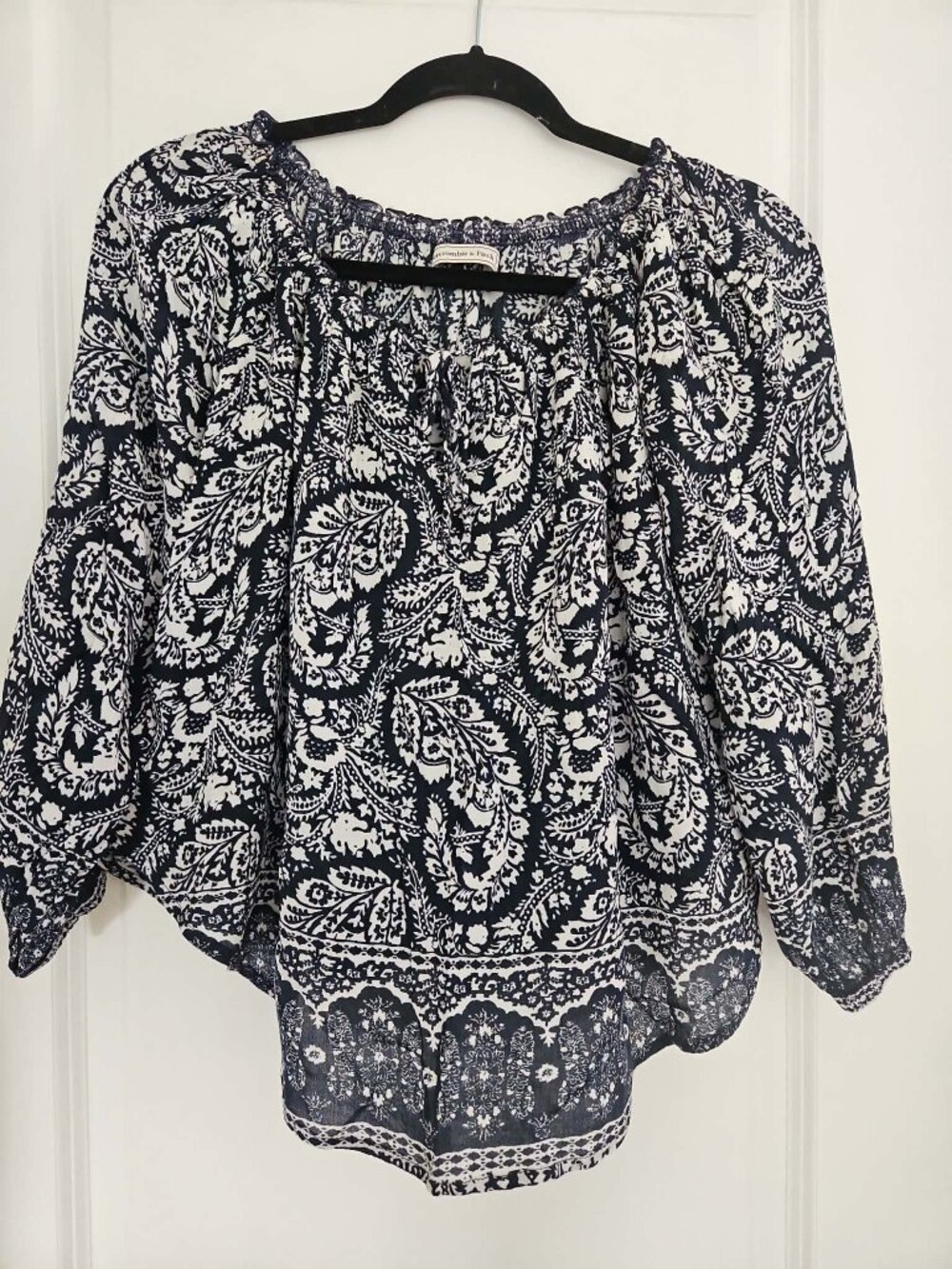 Abercrombie & Fitch Navy Paisley Peasant Top Boho Blouse Size Small